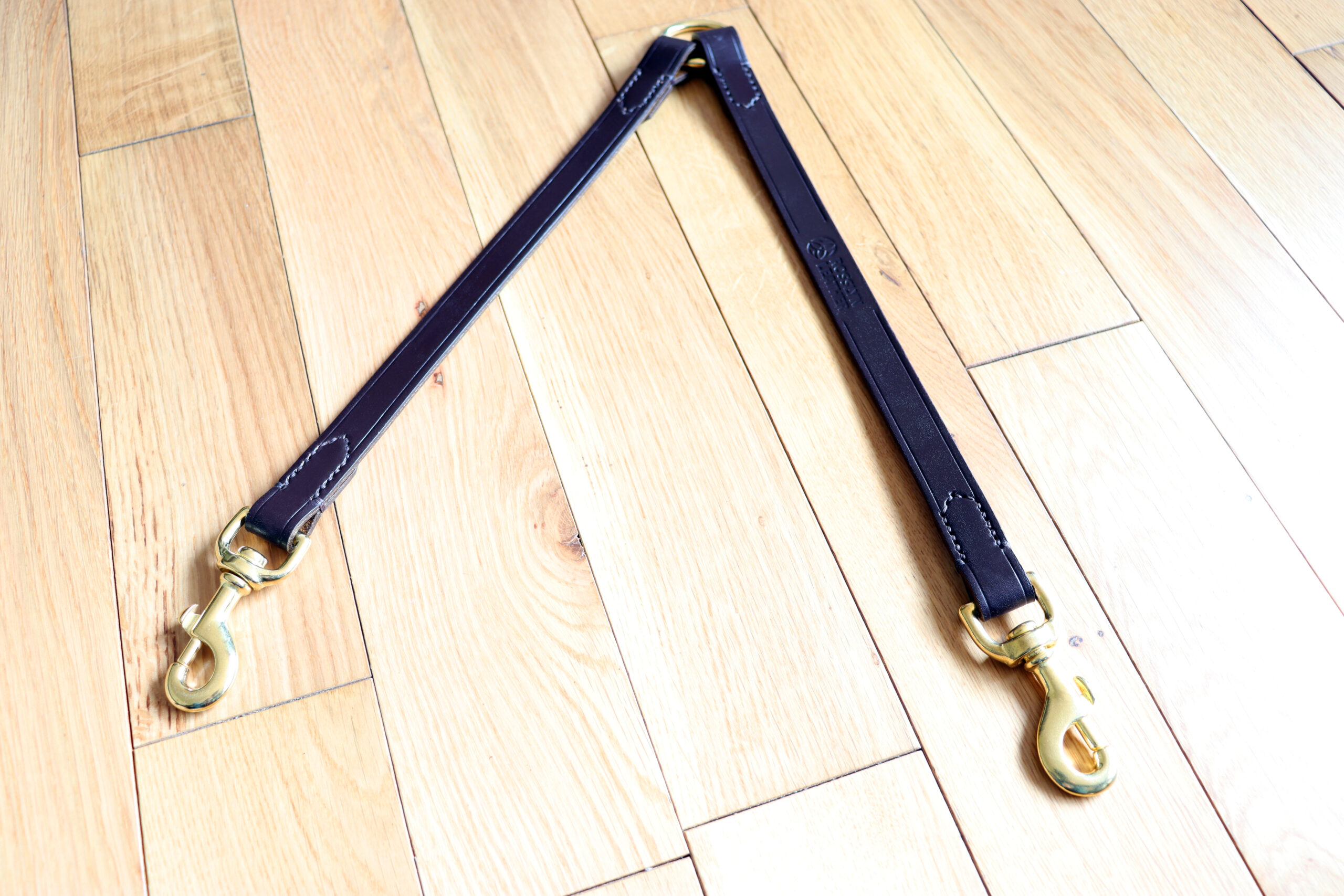 Pet Artist Leather Coupling Leash For 3 Dogs – Double Leash Twin Lead, Brown Rubberized Handle