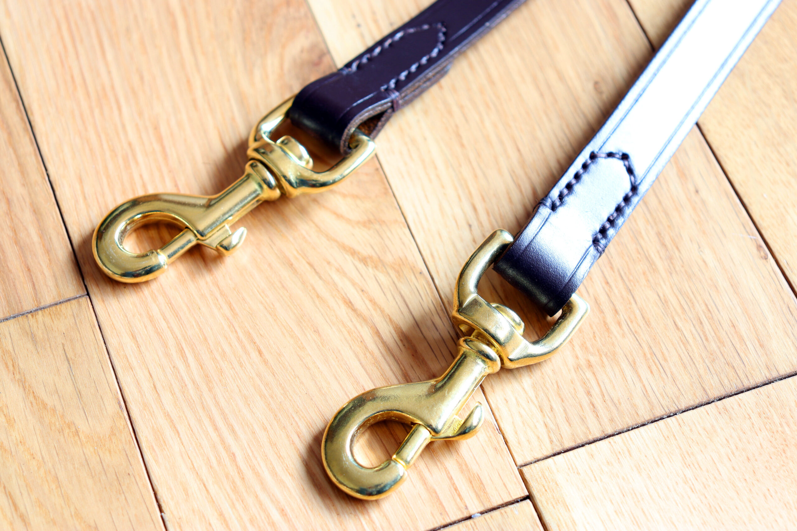 thumbnail image 2 of Pet Artist Brown Rubberized Leather Coupling Leash – Double Leash For Walking 3 Dogs Together 2 of 3